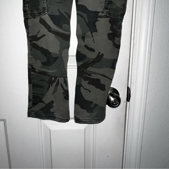 Wrangler Size 7 Regular Boys Green Cargo Camouflage Pants EUC - Picture 4 of 6
